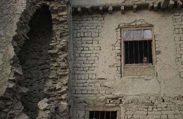 Περίπου 50 οι νεκροί και 100 οι αγνοούμενοι από το σεισμό στο Αφγανιστάν