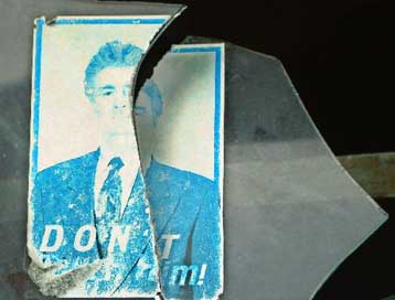 Αξιωματικός του ΝΑΤΟ αποκάλυψε στον Κάρατζιτς την επιχείρηση σύλληψής του;