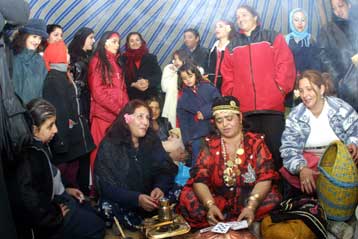 Ολοκληρωμένο πρόγραμμα για την κοινωνική ένταξη των τσιγγάνων επεξεργάστηκε το ΥΠΕΣ