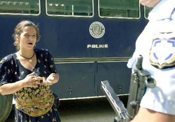 Καλή, αλλά όχι άψογη, η επίδοση της Ελλάδας στα ανθρώπινα δικαιώματα