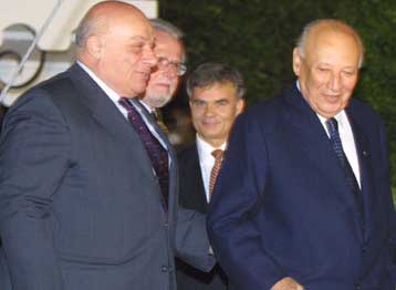 Το απόγευμα της Τρίτης η δεύτερη συνάντηση Κληρίδη – Ντενκτάς