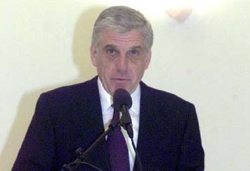 Οξεία απάντηση Παπαντωνίου σε Καραμανλή για τις κρίσεις στο Ναυτικό