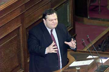 Οξεία αντιπαράθεση ΠΑΣΟΚ – ΝΔ στη Βουλή για την Ολυμπιακή προετοιμασία