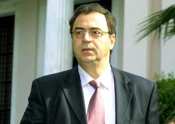 Στη Βουλή κατατίθεται την Πέμπτη το ν/σ για την εισοδηματική πολιτική του 2002