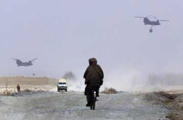 Με τη συμμετοχή της Βόρειας Συμμαχίας κλιμακώνονται οι επιχειρήσεις στο Αφγανιστάν