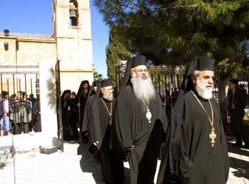 Η εμφάνιση κληρικών στα μέσα ενημέρωσης απασχόλησε τη Διαρκή Ιερά Σύνοδο