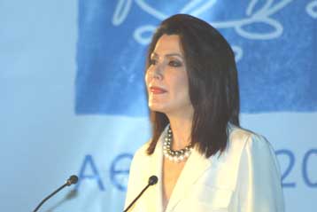 Την κινητοποίηση της Κύπρου στην Αθήνα του 2004 ζήτησε η Γ.Αγγελοπούλου