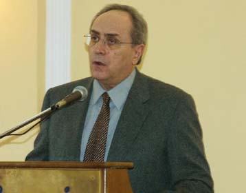 Επίθεση Κωνσταντόπουλου σε ΠΑΣΟΚ και ΝΔ για τη διαμόρφωση του πολιτικού σκηνικού