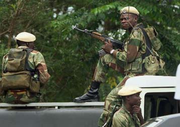 Στρατιωτική κινητικότητα στη Ζιμπάμπουε, μία ημέρα πριν από τις προεδρικές εκλογές