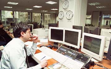 Μεικτή εικόνα στα ελληνικά ομόλογα το Φεβρουάριο – Μειώθηκε η αξία των συναλλαγών