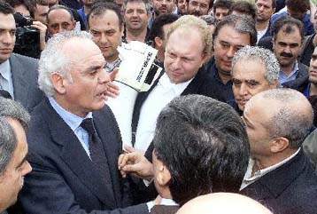 Διαμαρτυρίες από τους εργαζόμενους των ΕΛΠΕ στα εγκαίνια μονάδας στη Θεσσαλονίκη