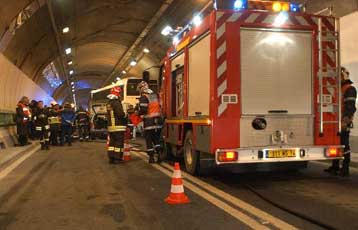 Έκρηξη βόμβας σημειώθηκε στην είσοδο της σήραγγας στο Λευκό Όρος