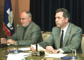 Η κυβέρνηση αδυνατεί να λύσει στο θέμα των σκουπιδιών, καταγγέλλει ο Δ.Αβραμόπουλος