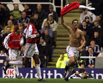 Ανοιχτούς λογαριασμούς άφησαν Αρσεναλ και Νιούκαστλ