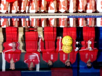 Νίκη, σαν… μισή πρόκριση στο τσάμπιονς λιγκ πόλο, του Ολυμπιακού επί της Νις (8-7)