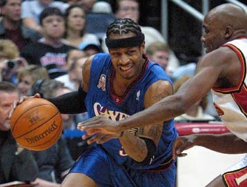 Συνέτριψαν τα «γεράκια» οι Σίξερς με 112-91