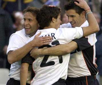 Στόχος επετεύχθη για τη Βαλένθια που έμεινε στην κορυφή