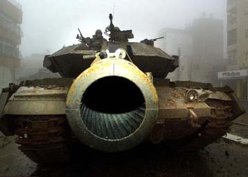 Ισραηλινά άρματα εισέβαλαν, τα ξημερώματα της Δευτέρας, στην Καλκίλια