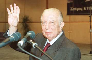 Στο νοσοκομείο ο Σπ.Κυπριανού – Κρίσιμη η κατάσταση της υγείας του