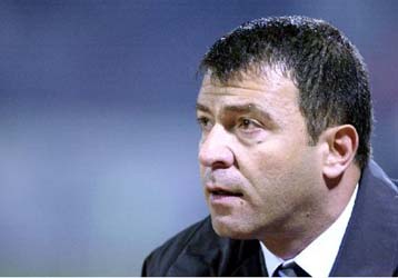 Ο Ολυμπιακός θα είναι ξανά πρωταθλητής, εκτιμά ο Τάκης Λεμονής