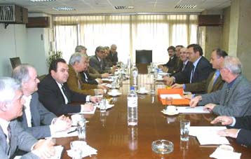 Συμφωνία Χριστοδουλάκη – μικρομεσαίων επιχειρήσεων για ΦΠΑ και ανέλεγκτες χρήσεις