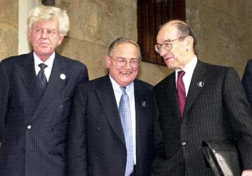 Η παγκόσμια οικονομία βελτιώνεται, εκτιμούν οι κεντρικοί τραπεζίτες του G-10