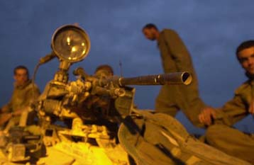 Σφοδρές μάχες στη Λωρίδα της Γάζας και στη Δυτική Όχθη, με 17 Παλαιστίνιους νεκρούς