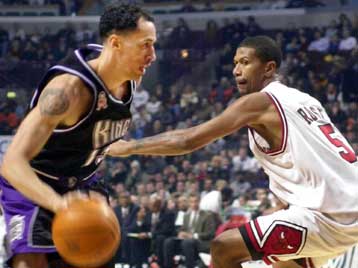 Δύσκολη νίκη για τους Σακραμέντο Κινγκς απέναντι στους Σικάγο Μπουλς με 107-103