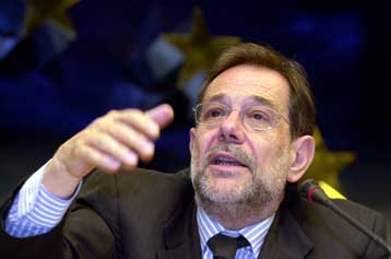 Προεδρία του Συμβουλίου της ΕΕ από πέντε ή έξι χώρες προτείνει ο Σολάνα