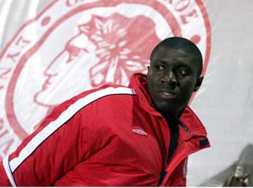 Τραυματίστηκαν στην προπόνηση του Ολυμπιακού οι Ρόμπερτς και Ζέτερμπεργκ