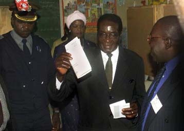 Ο Μουγκάμπε έχει, για την ώρα, το προβάδισμα για την προεδρία της Ζιμπάμπουε