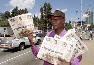 Επανεξελέγη στην προεδρία της Ζιμπάμπουε ο Ρόμπερτ Μουγκάμπε