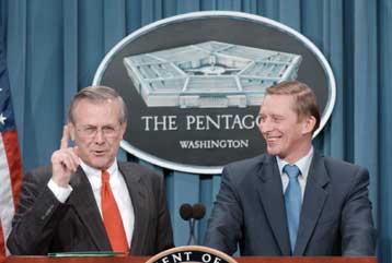 Οι ΗΠΑ δεν στοχεύουν εναντίον οποιασδήποτε χώρας με πυρηνικά, δήλωσε ο Ράμσφελντ