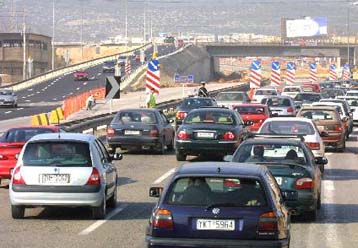 Έκτακτη εισφορά έως και 10.000 δρχ. ανά ΙΧ ζητούν οι ασφαλιστικές εταιρείες