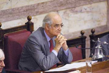 Παρέμβαση Κακλαμάνη για τα προβλήματα στην εφαρμογή του νέου Κανονισμού της Βουλής