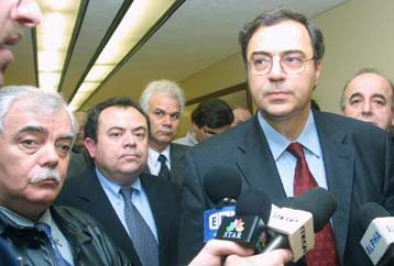 Αναστέλλεται η υποχρεωτική υποβολή δηλώσεων μέσω Internet, ανακοίνωσε ο Ν.Χριστοδουλάκης