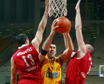 «Ίδρωσε» για να κερδίσει η ΑΕΚ τη Νήαρ Ηστ με 85-81