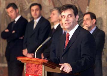 Ρήξη με το παρελθόν Μιλόσεβιτς σημαίνει η νέα συνομοσπονδία, εκτιμά ο Κοστούνιτσα