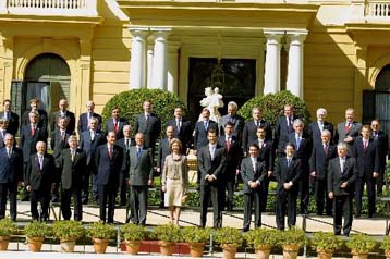 Το ασφαλιστικό στο τραπέζι του διαλόγου των «15» στη Βαρκελώνη