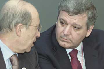 Διαψεύδει τα περί διαδοχής Σημίτη ο υπουργός Τύπου