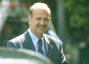 Οι έχοντες προσόντα στο Δημόσιο να αμείβονται καλύτερα, προτείνει ο Γ.Φλωρίδης