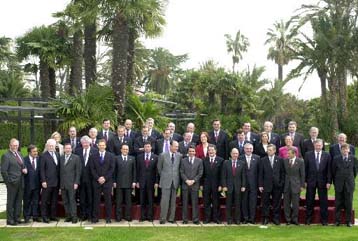 Αμεσα και αποτελεσματικά μέτρα για την ειρήνευση στη Μέση Ανατολή ζητά η ΕΕ