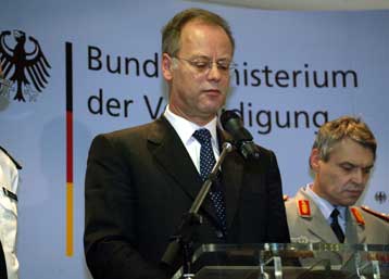 Δεν θα συμμετάσχουμε σε ενδεχόμενη επίθεση κατά του Ιράκ, τονίζει ο Σάρπινγκ