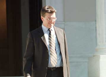 Η ΝΔ ψαρεύει σε θολά νερά, δηλώνει ο υπουργός Παιδείας