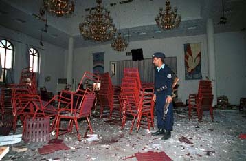 Την αγανάκτησή του εξέφρασε ο Μπους για την πολύνεκρη επίθεση σε εκκλησία του Πακιστάν