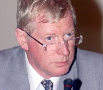 Ελπίδα για συλλήψεις τρομοκρατών της 17Ν έως το 2003 εξέφρασε ο Βρετανός πρέσβης