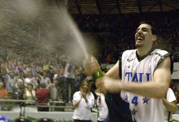 Η Ταουγκρές κυπελλούχος Ισπανίας στο μπάσκετ με 85-83 επί της Βαρκελώνης