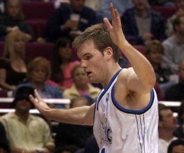 Με καλάθι του Γκάριτι στα τελευταία δευτερόλεπτα, οι Magic κέρδισαν τους 76ers