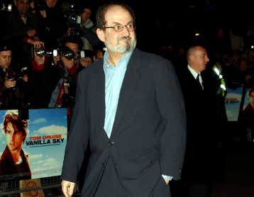 Η Air Canada απαγόρευσε στον Σαλμάν Ρουσντί να ταξιδεύει με τα αεροπλάνα της