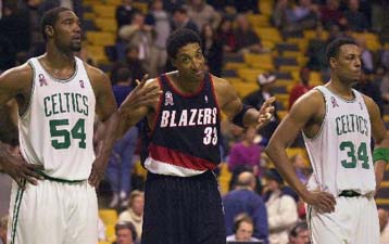 Μεγάλη εκτός έδρας νίκη των Τρέιλ Μπλέιζερς επί των Σέλτικς με 100-91